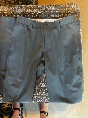 Under Armour Men's Two-Tone Gray Performance Shorts